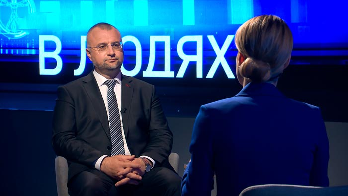 «Ты должен владеть информацией о стране». Насколько интересно быть министром? Спросили у Брыло