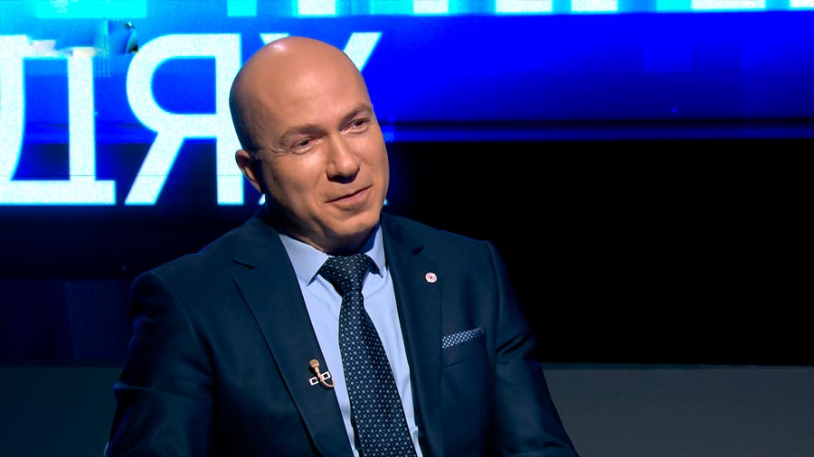 Врач, лингвист, дважды управленец. Зачем Дмитрию Шевцову столько образований?