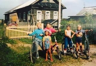 Джинсы и яркий макияж. Девять фото из 90-ых, которые вызовут ностальгию 