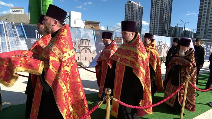 В комплексе «Минск-Мир» освятили закладной камень будущего храма. Узнали, какой будет святыня