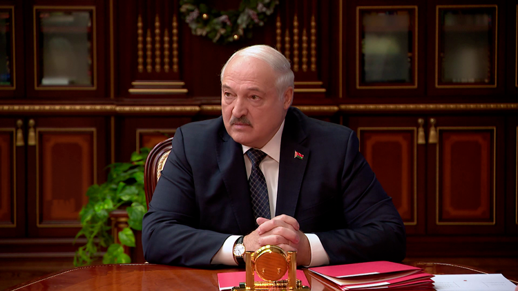 Лукашенко: «Этот год будет особый. И в основе всего, как я часто говорю, лежит экономика»