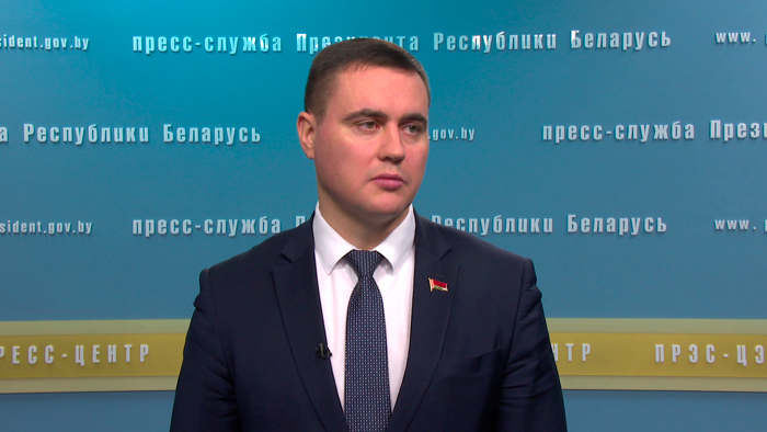 Кто из бюджетников получит выплаты в 2023-м? Министр образования о программах правительства