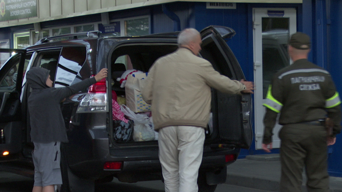 Медикаменты, молочка и кукурузные палочки. Какие товары благодаря безвизу вывозят поляки из Беларуси?