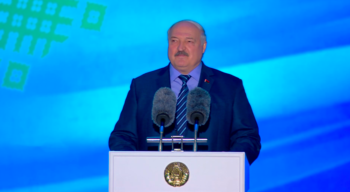 Лукашенко посоветовал белорусам, россиянам и украинцам покупать участки в маленьких деревнях Лукашенко посоветовал белорусам, россиянам и украинцам покупать участки в маленьких деревнях