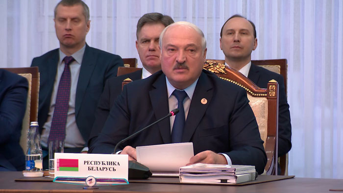 Лукашенко: нас пытаются расколоть и изолировать, а мы планомерно расширяем торговое сотрудничество