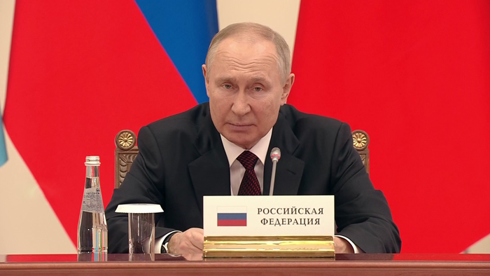 Путин на встрече глав стран СНГ: если возникают какие-то вопросы, стремимся решать их сами, вместе, сообща