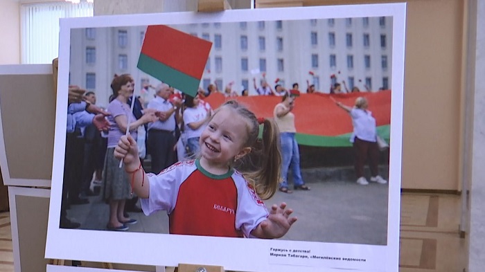 Год народного единства через снимки. Как фотопроект помог посмотреть на Беларусь под другим углом?