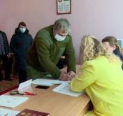«За будущее детей, чтобы в мире жили». В Минской области на референдуме досрочно проголосовали 24,23% белорусов  