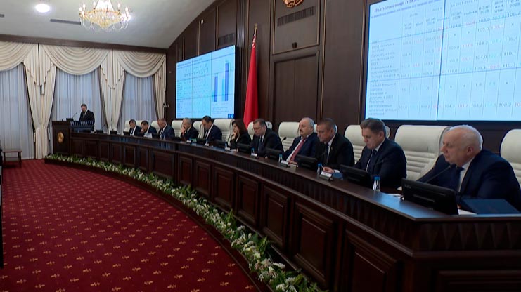 Роман Головченко: реальные располагаемые денежные доходы населения должны увеличиться на 4,1% в 2023-м