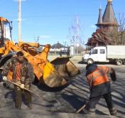 «До 1 мая мы гарантированно уберём всю ямочность с городских улиц». Какие дороги будут ремонтировать в апреле