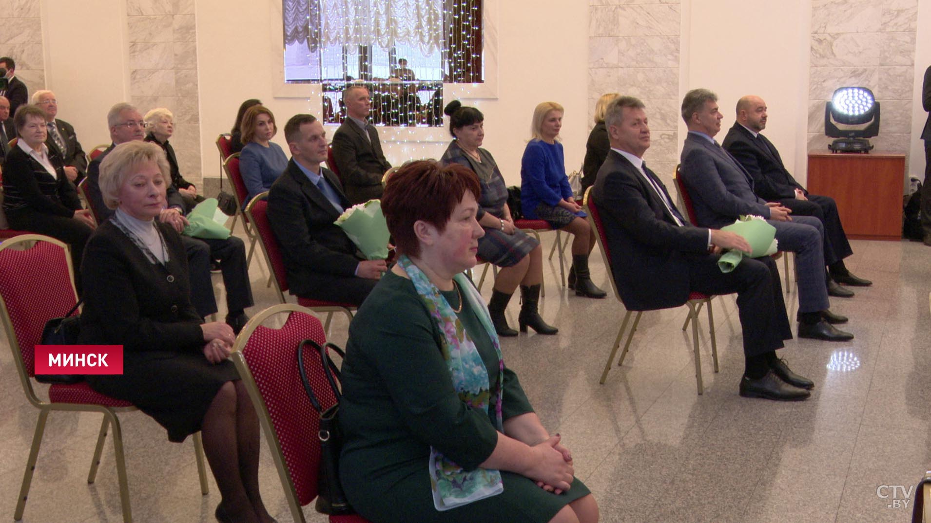 «Мы работаем по призванию». Кому 23 декабря вручали награды во Дворце Республики?-7