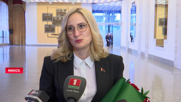 Роман Головченко по поручению Президента вручил госнаграды представителям разных сфер-4