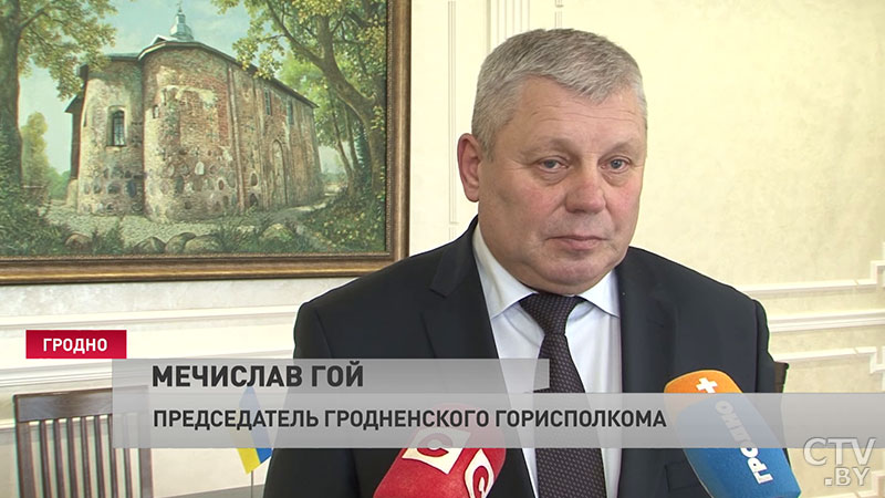 От строительства спортивных объектов до поставок троллейбусов. Мэры Гродно и Херсона подписали соглашение о сотрудничестве-13