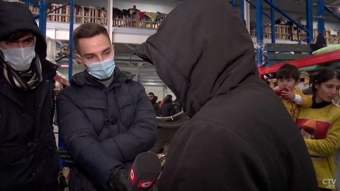 «Подкоплю денег и буду вновь пытаться». С какими мыслями беженцы покидают кризисный центр на границе?-7