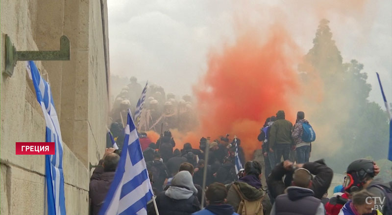 Акция протеста в Афинах завершилась массовыми беспорядками-4