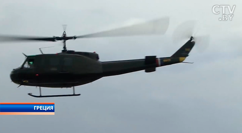 В сети появилось видео с места падения вертолета в Греции-1