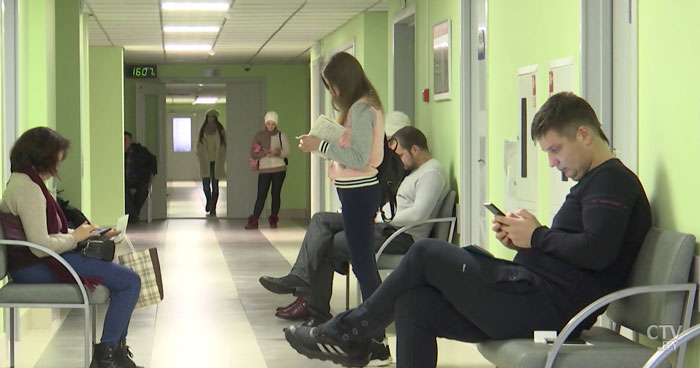 «Поменьше трогайте лицо». 7 простых правил, как не заболеть в сезон простуд-1