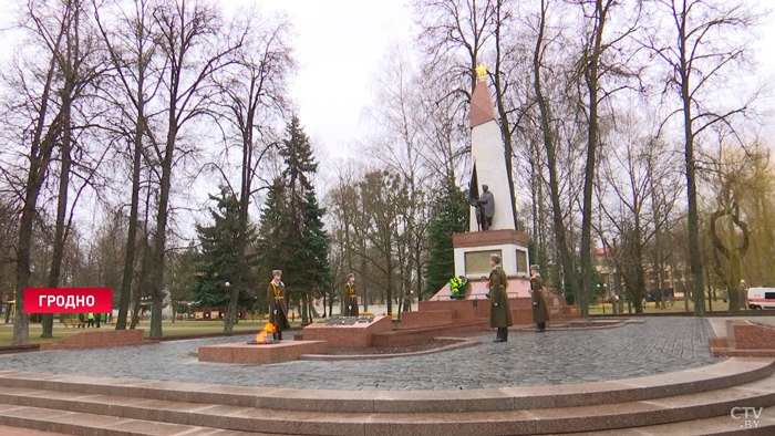 Связь поколений. Посмотрите, как День Конституции отметили в Гродно-1