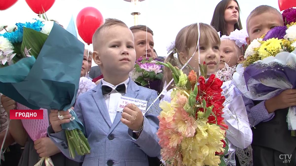 Современное здание с безбарьерной средой. В Гродно открыли новую школу-13