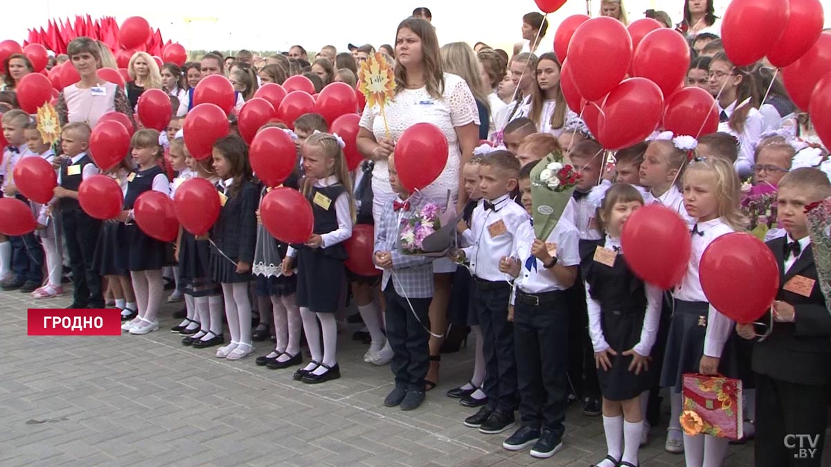 Современное здание с безбарьерной средой. В Гродно открыли новую школу-16