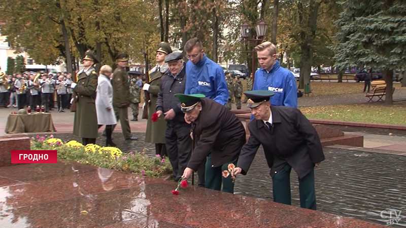 Проект «Во славу общей Победы»: в Гродно землю с захоронений времён Великой Отечественной поместили в капсулу-27