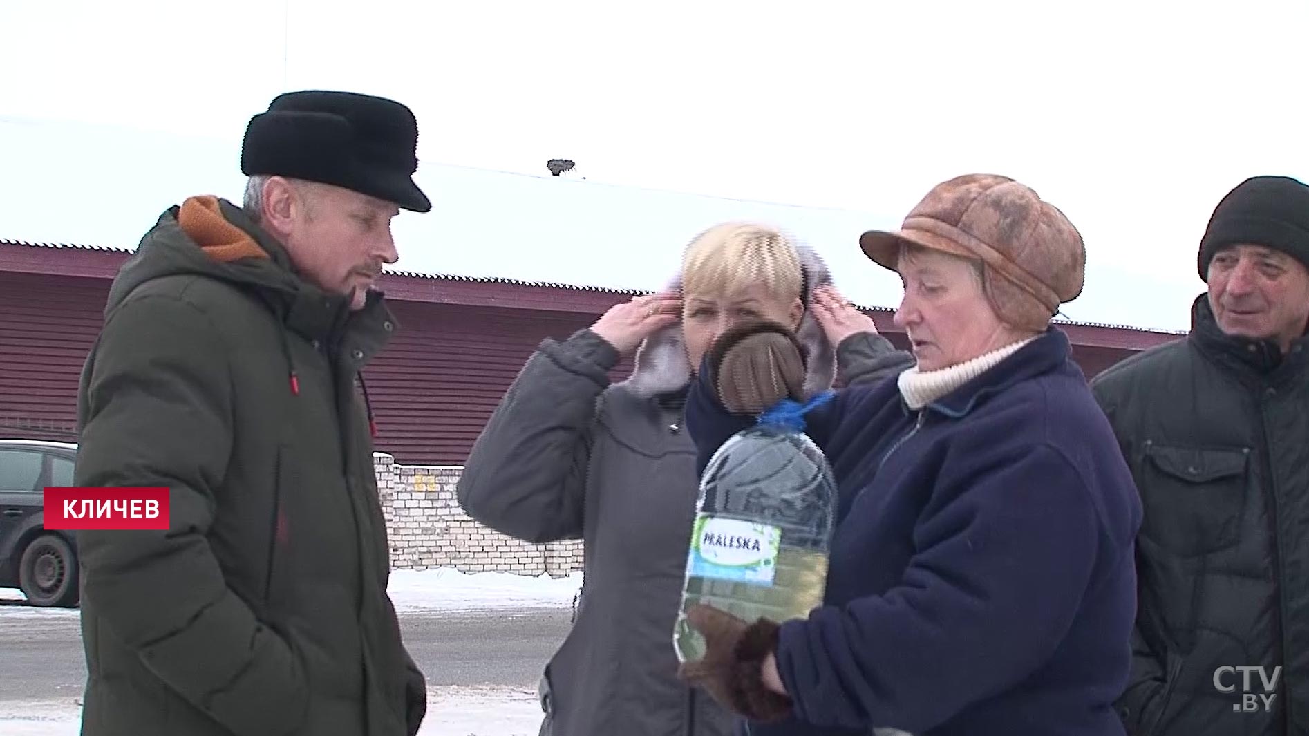 «Забивается не только унитаз, краны забиваются»: у жителей Кличева из кранов всё ещё течет грязная вода-37