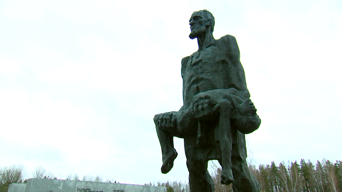 «Ни с чем не сравнить эту трагедию». В мемориальном комплексе «Хатынь» воссоздадут церковь XVIII века «Ни с чем не сравнить эту трагедию». В мемориальном комплексе «Хатынь» воссоздадут церковь XVIII века