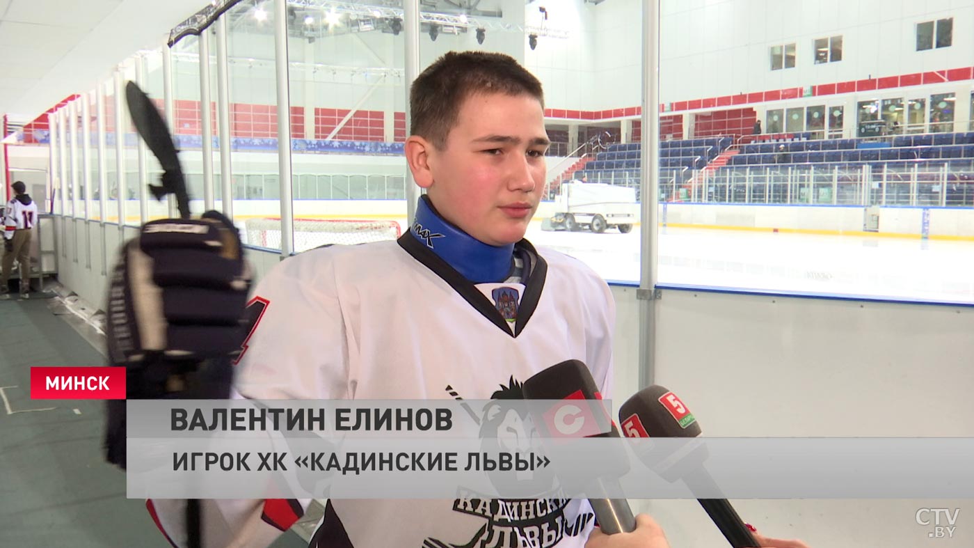 «Заливаем сами площадку, в мороз, в пургу чистим». Как играют в хоккей там, где нет ледовых арен – рассказывают финалисты «Золотой шайбы»-7