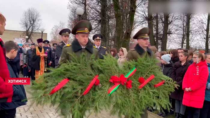 В Хотимске с почестями перезахоронили останки офицера-красноармейца-1