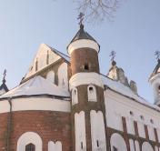Толщина стен – два метра, высота до сводов – 12. Показываем уникальную церковь-крепость в Щучинском районе