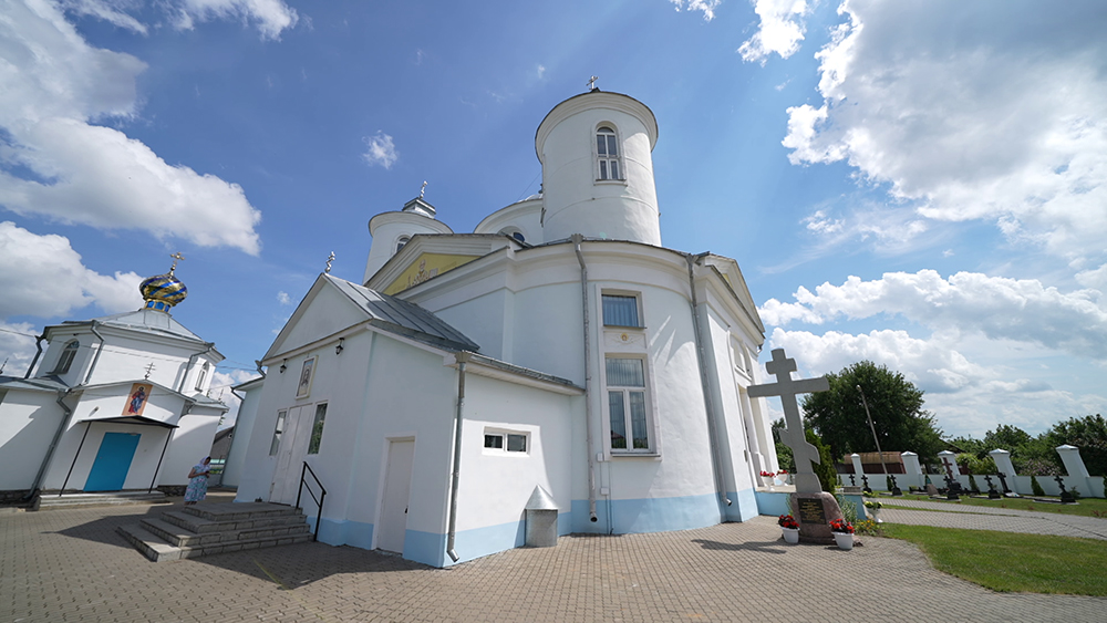 Более 100 ликов Богородицы – такого нет ни в одном храме Беларуси. Показываем церковь в Вейно