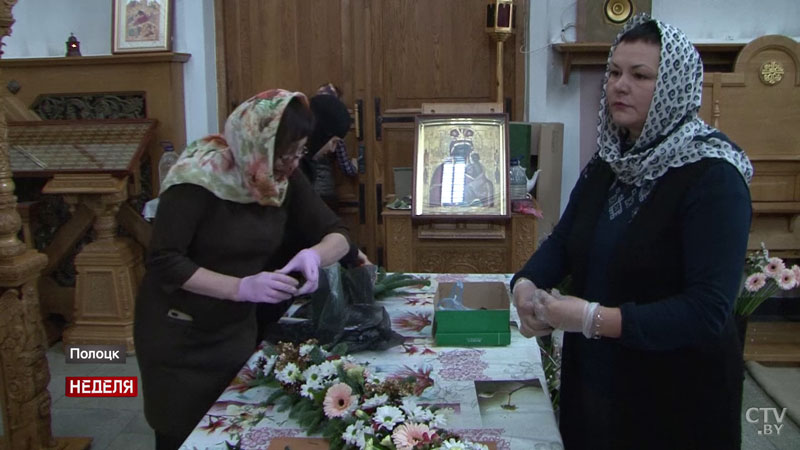 Заказали 200 живых цветов и специальную ель: как к Рождеству в храмах украшают иконостасы-1 Заказали 200 живых цветов и специальную ель: как к Рождеству в храмах украшают иконостасы-1