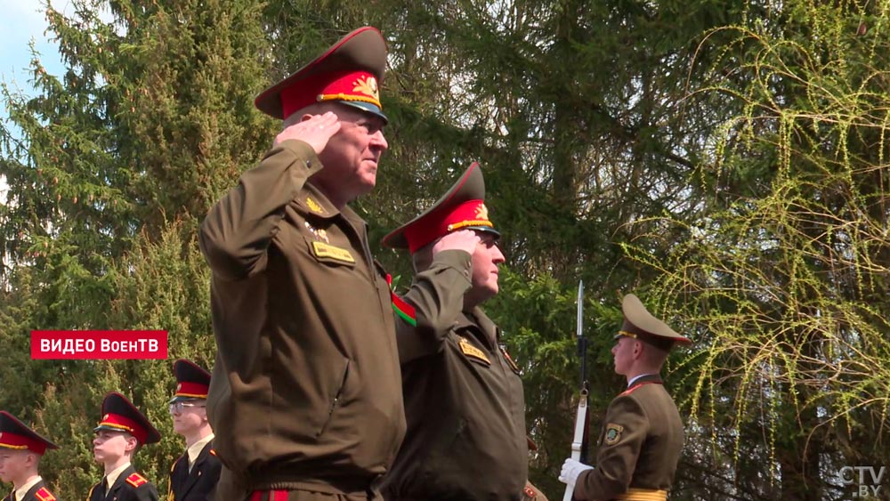 «Помог добыть нашей Беларуси мир». В Воложинском районе прошла церемония в честь воинов Великой Отечественной-1