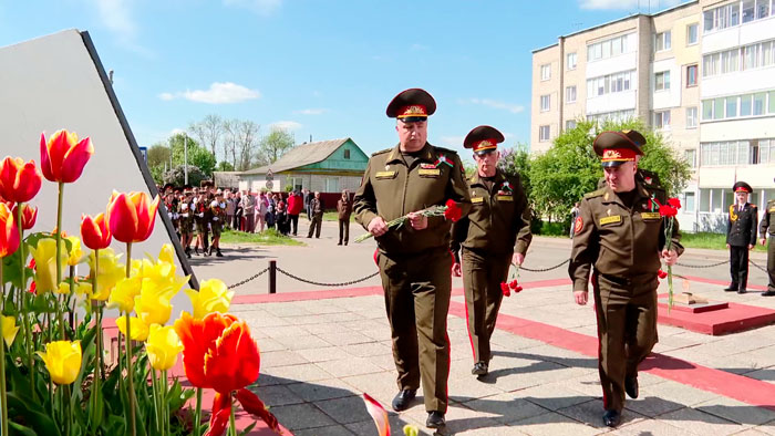 Виктор Хренин накануне Дня Победы: наша святая обязанность – быть у памятных мест, возлагать цветы