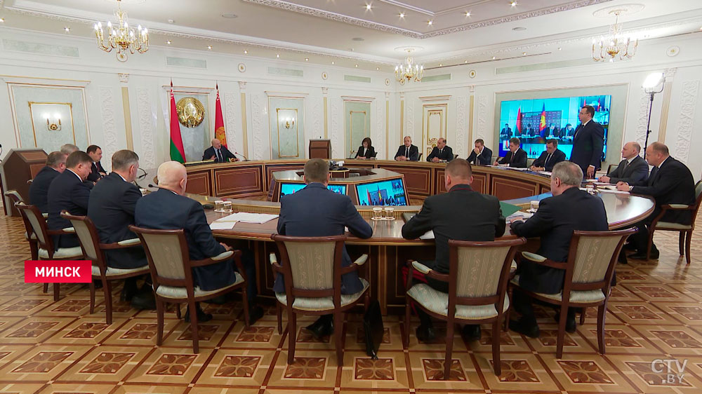 Игорь Карпов о вакцинации: не гарантирует незаболевания, но редчайшим образом снижает вероятность тяжёлого течения -1