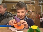 Новогодние игрушки своими руками: в Могилевском музее этнографии организовали мастер-класс для детей
