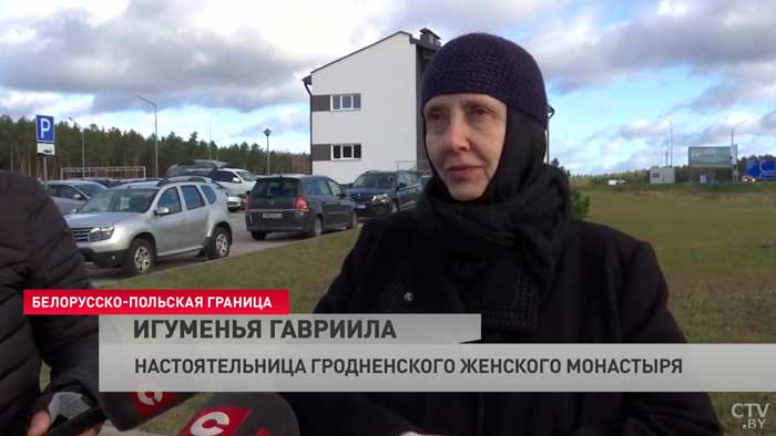 Игуменья Гавриила приехала к беженцам: «От Гродненского монастыря мы смогли собрать детские пакетики»-1