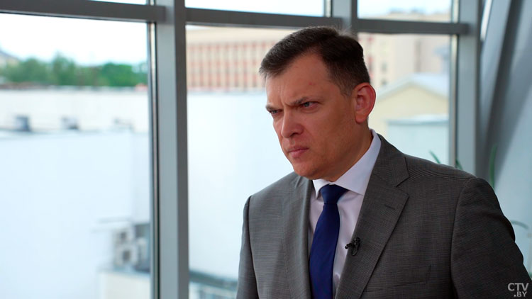Могут ли перестать давать визы белорусам и поедет ли Лукашенко на саммит ООН? Поговорили с Юрием Амбразевичем-7 Могут ли перестать давать визы белорусам и поедет ли Лукашенко на саммит ООН? Поговорили с Юрием Амбразевичем-7