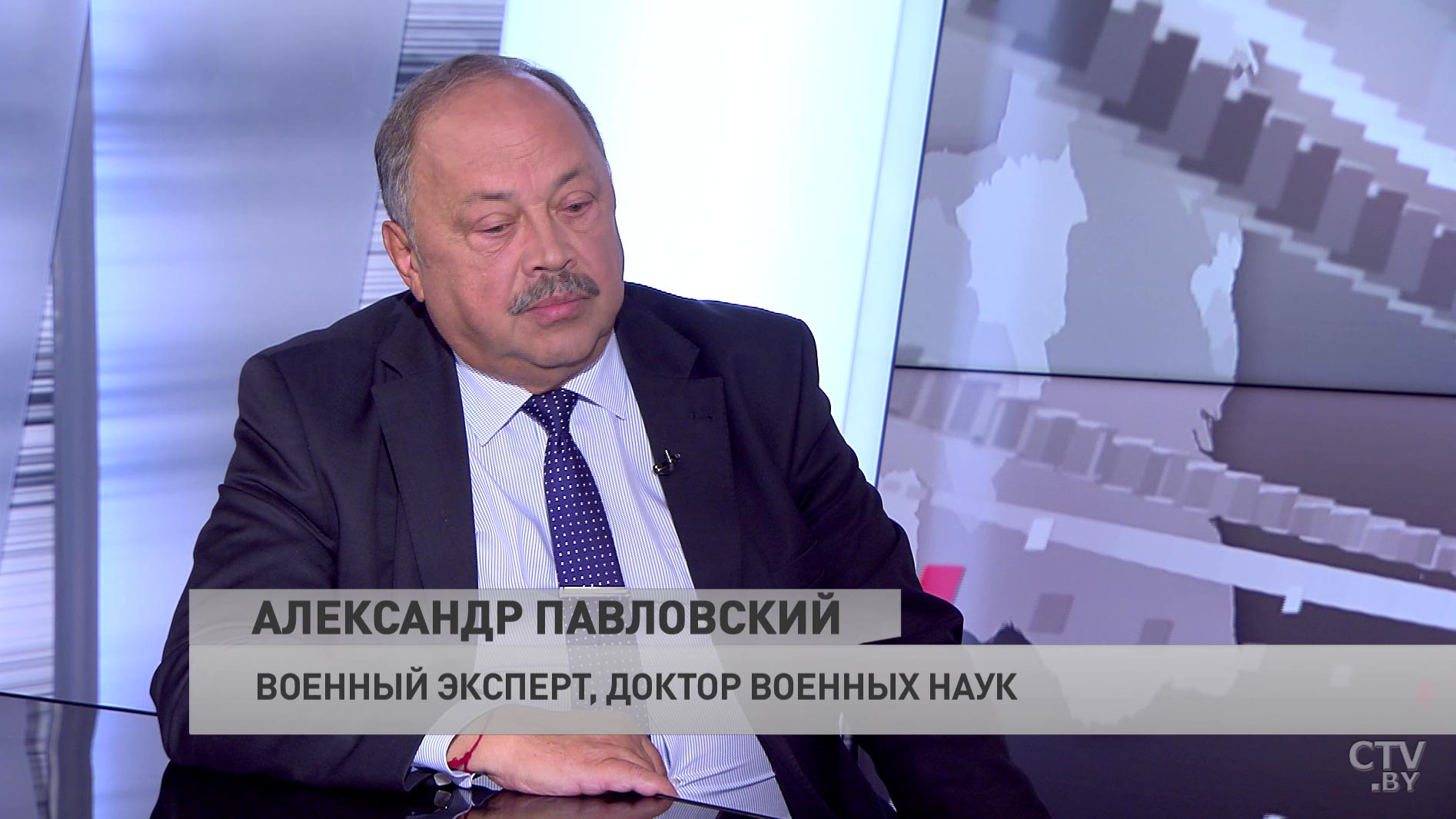 Александр Павловский о перебросе бронетехники США: «На уровне провокации надо это завершать»-1