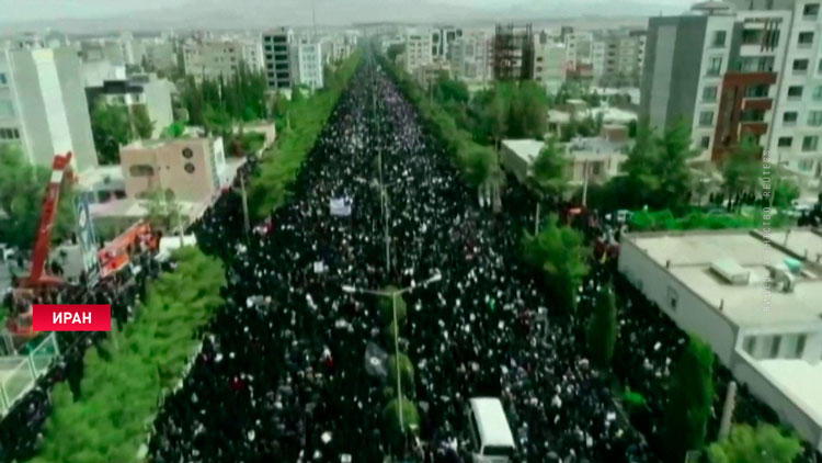 В Мешхеде начались похороны главы Ирана-4