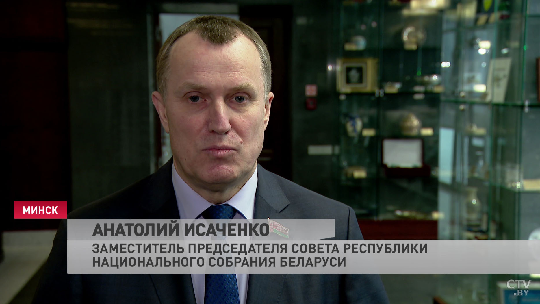 «Это те, кто будет строить эту страну». Анатолий Исаченко провёл встречу с выпускниками из Борисова-4