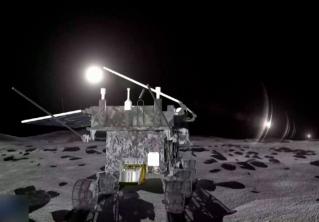 На обратной стороне Луны обнаружили объект, похожий на хижину