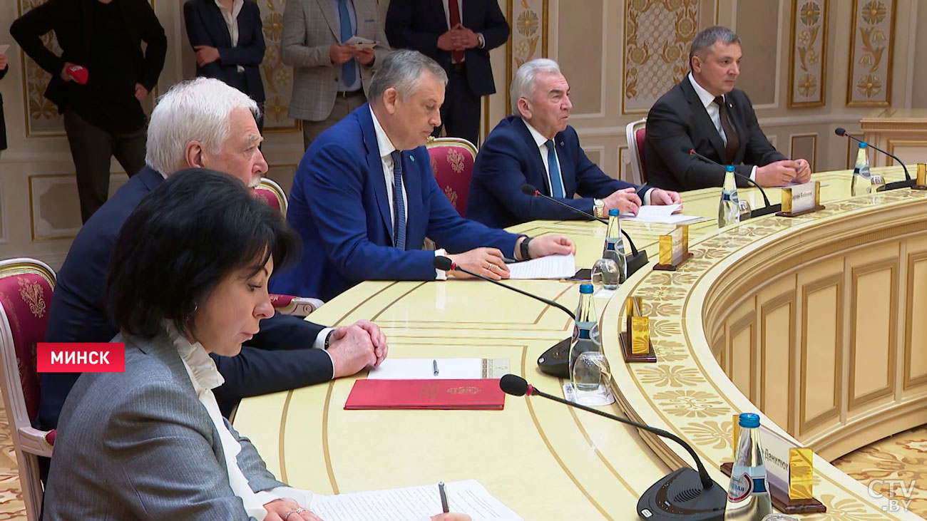 Увеличить товарооборот планируют почти на треть. Итоги встречи Лукашенко с делегацией Ленинградской области-4