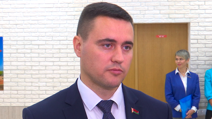 Андрей Иванец: сегодня зарплата учителя по отношению к средней по республике составляет практически 88%