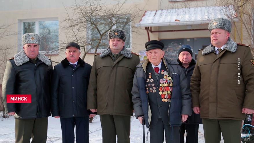«Чтобы вы жили во благо нашей Родины!» Ветерану ВОВ Ивану Назаренко исполнилось 100 лет-4