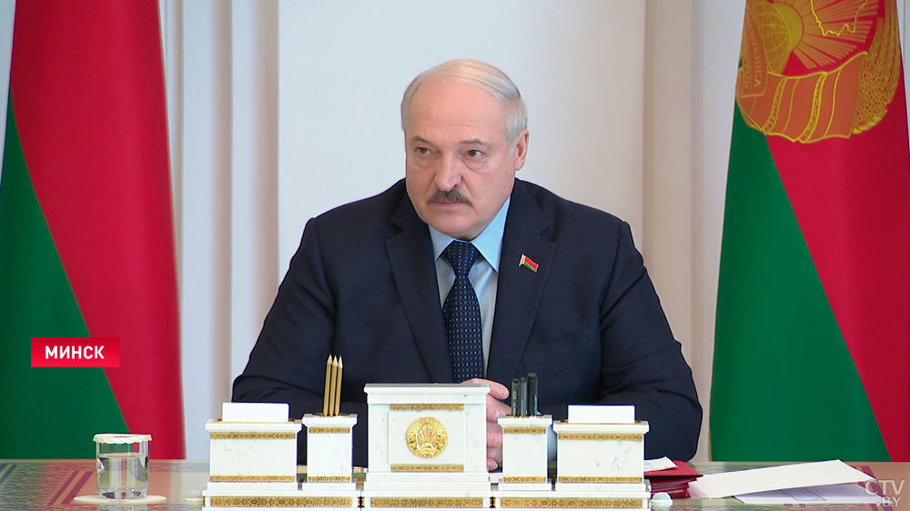 «Министерство иностранных дел стране серьёзно задолжало». Лукашенко обновил состав руководства МИД-4