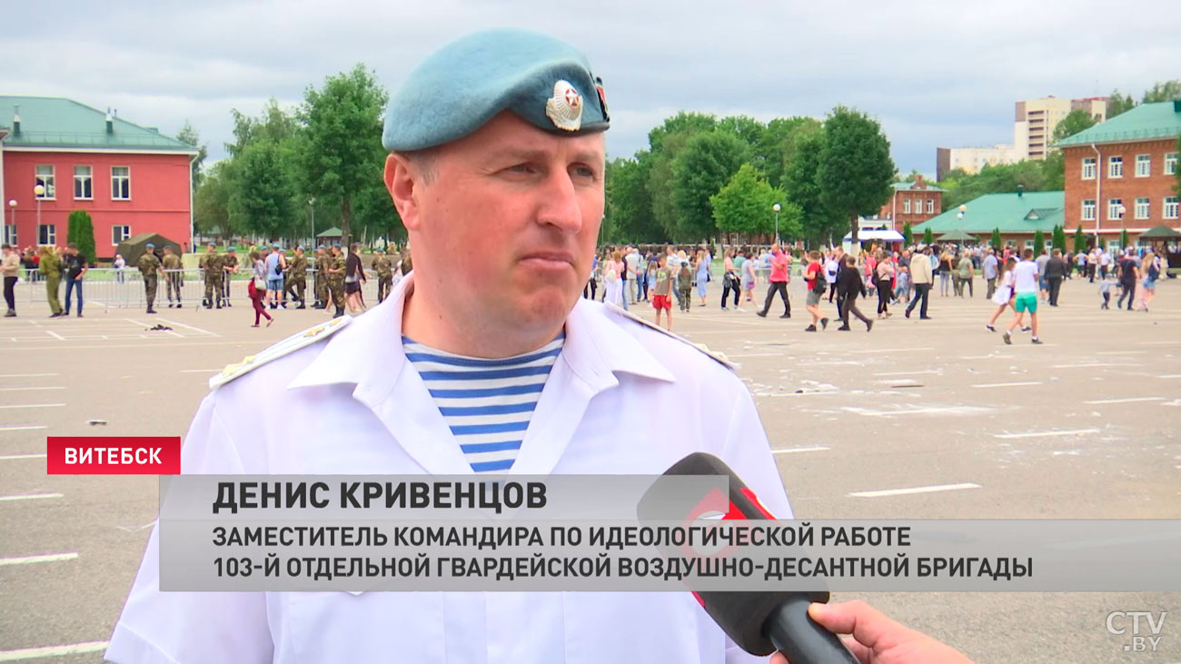 На территории 103-й воздушно-десантной бригады в Витебске прошёл импровизированный бал БТРов-10