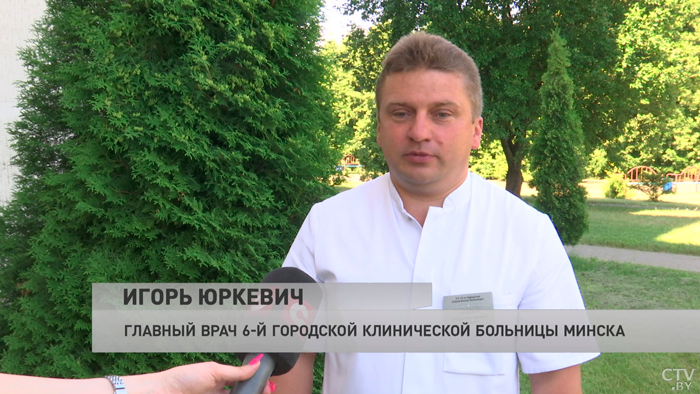 «У них разница на 10 минут и 10 грамм». Как поздравляли новорождённых и их мам участники акции «Белая Русь» – с любовью к детям»-13