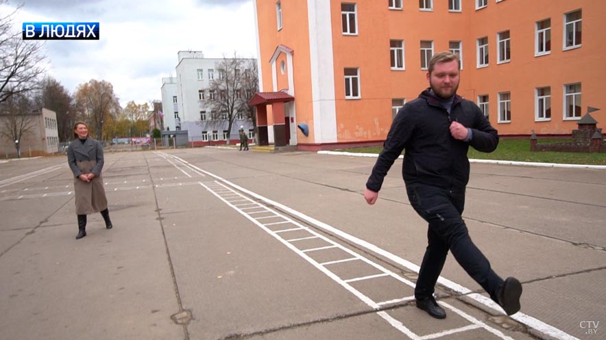 «Та самая кровать, на которой я целый год спал». Григорий Азарёнок о том, как служил в армии-7 «Та самая кровать, на которой я целый год спал». Григорий Азарёнок о том, как служил в армии-7