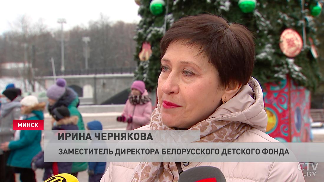 Хороводы вокруг ёлки и анимационный фильм в планетарии. Как в парке Горького прошла акция «Наши сердца – детям»?-10
